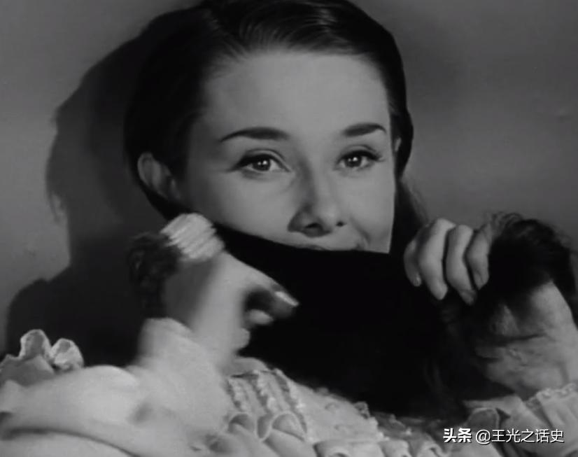 奥黛丽赫本成熟时期电影简介,1953年赫本《罗马假日》