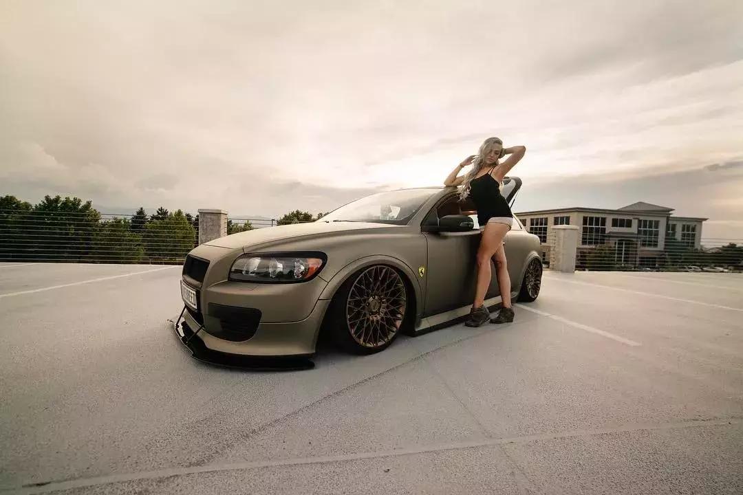 沃尔沃曾经最便宜又独特的双门车C30,没想到竟改装出如此姿态