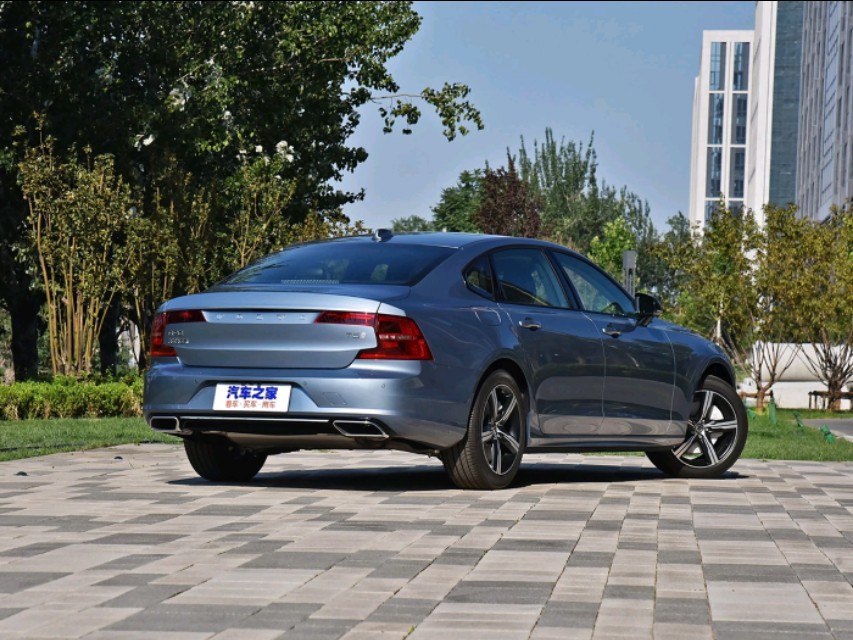 沃尔沃直降3万,2023款沃尔沃S90最新价格