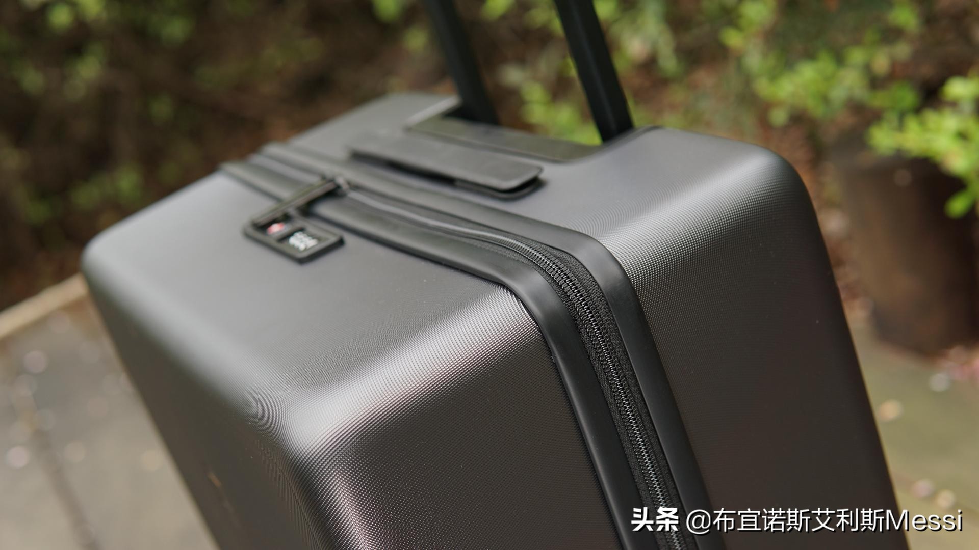 地平线8号行李箱和小米90分行李箱,地平线行李箱与小米行李箱对比