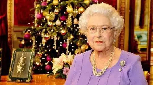 发merrychristmas要怎么回复,还在说happynewyear吗