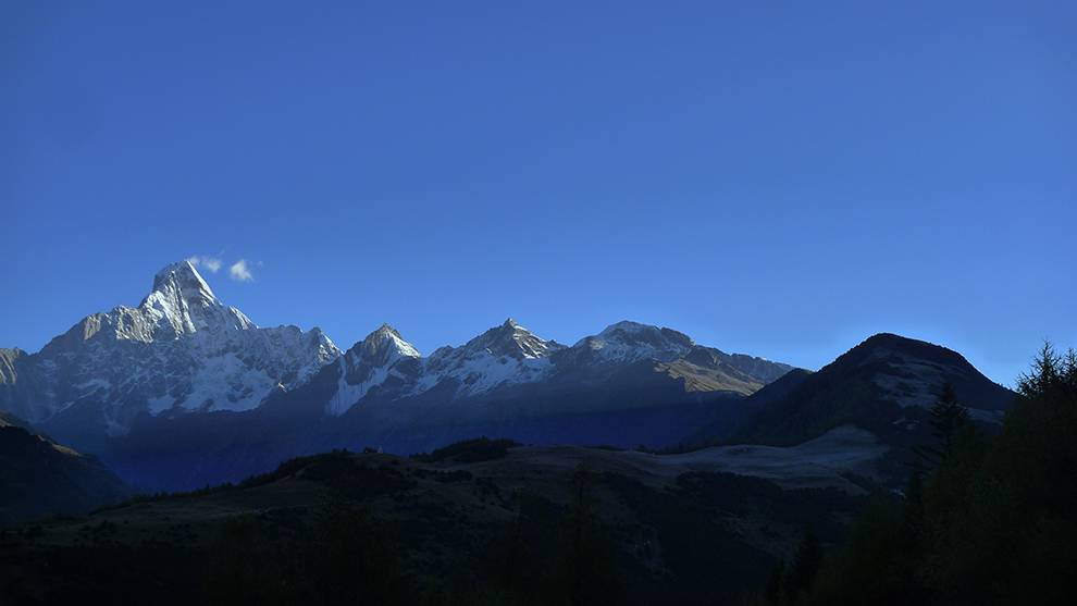 登山者的朝圣地四姑娘山,三峰四姑娘山登山者