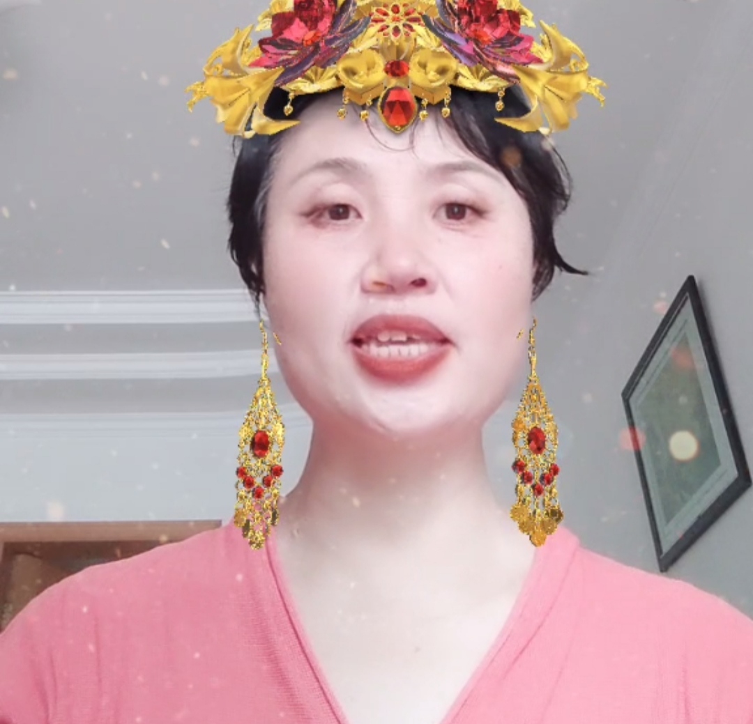 门牙掉了一块，毁容了，医生说补容易掉，烤瓷牙要磨小一圈，纠结