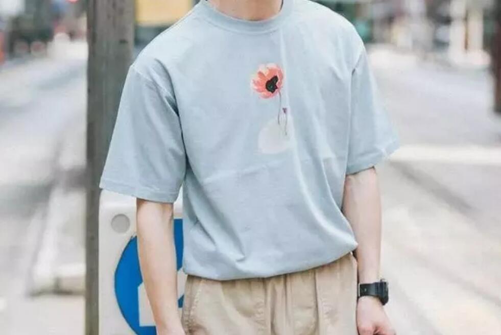 偏瘦的男生夏天怎么穿起来有质感,偏瘦男生夏天怎么穿最好看