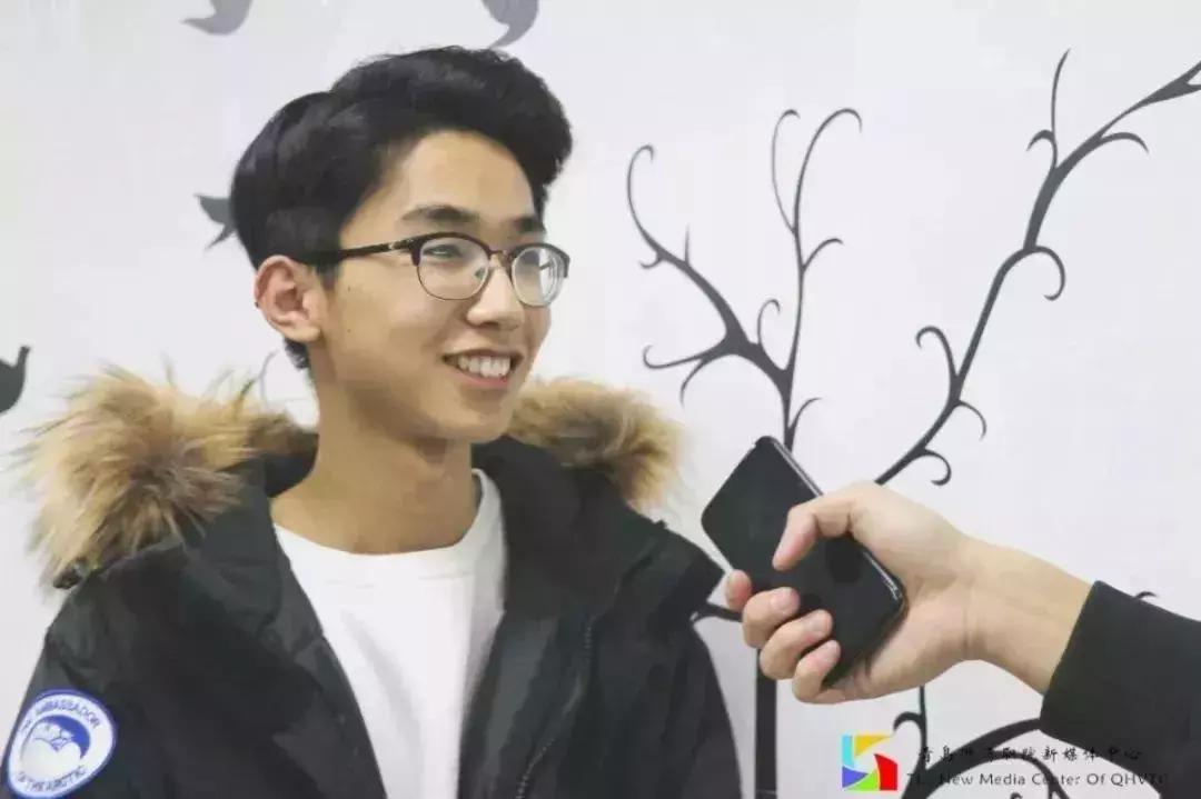 @港院姑娘|你的笑像西瓜最中间那一勺的口感,甜到我的心坎里!