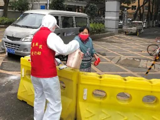 我是雷锋完整版视频,我是雷锋小标兵手抄报
