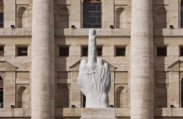 香蕉艺术品拍出12万,香蕉贴墙上能变艺术品