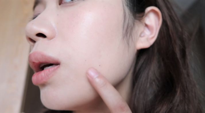 夏日控油持久不暗沉粉底液,dw粉底液1w0全脸试色