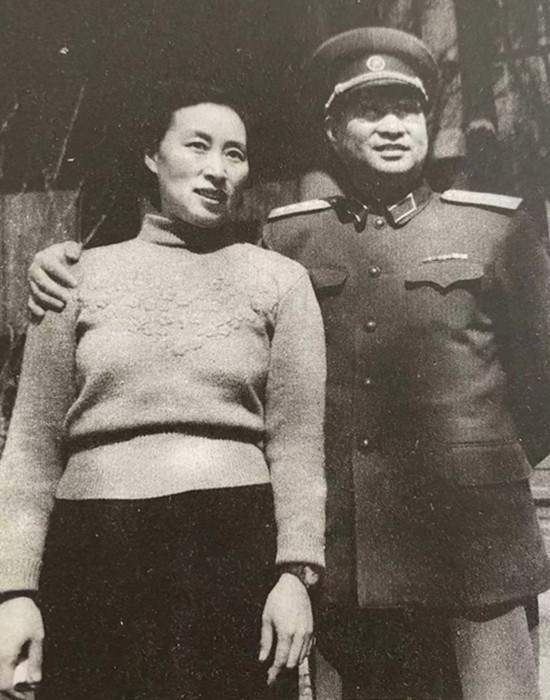 十大大将夫人新中国成立后都担任什么工作,1955年有几人授衔