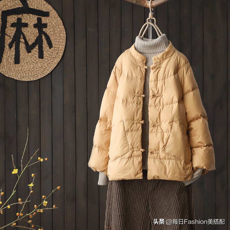 短款羽绒服小脚裤穿搭小个子,短款羽绒服加阔腿哈伦裤冬天搭配