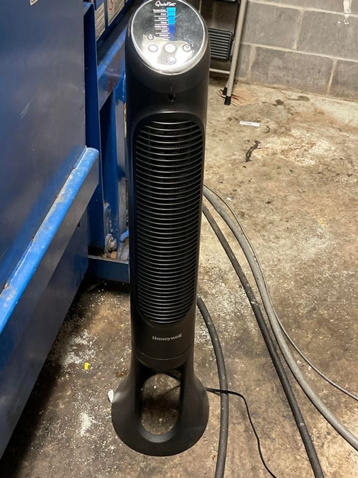 欧洲捡奢侈品垃圾有什么用,国外奢侈品店门口捡垃圾有什么用