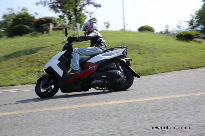 三阳fnx150踏板2021款评测,三阳fnx踏板150带人可以跑山吗