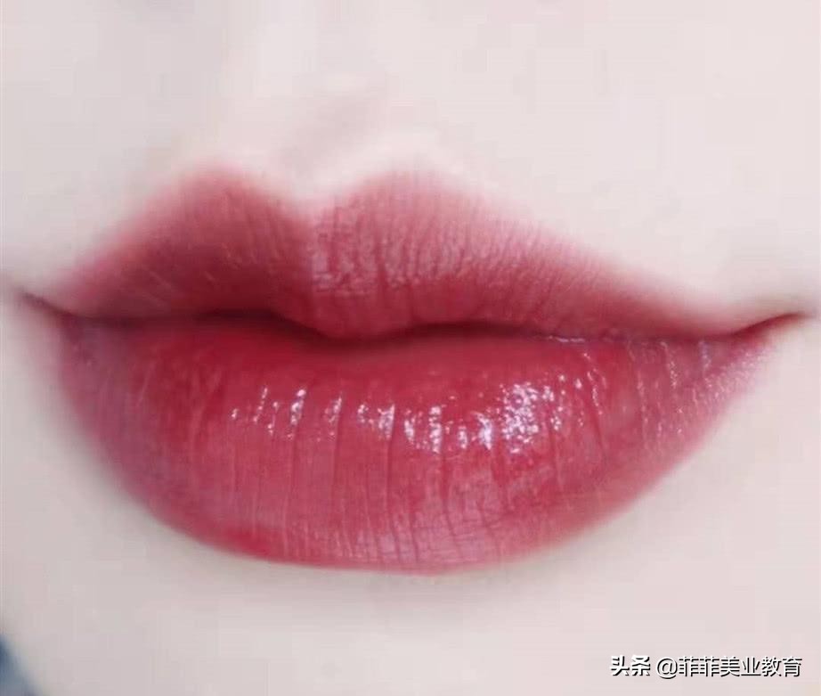 不用整形也能轻松获得baby同款微笑唇，手残教程来咯