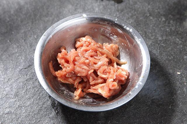 小苏打跟碱有什么区别,小苏打和食用碱哪个便宜