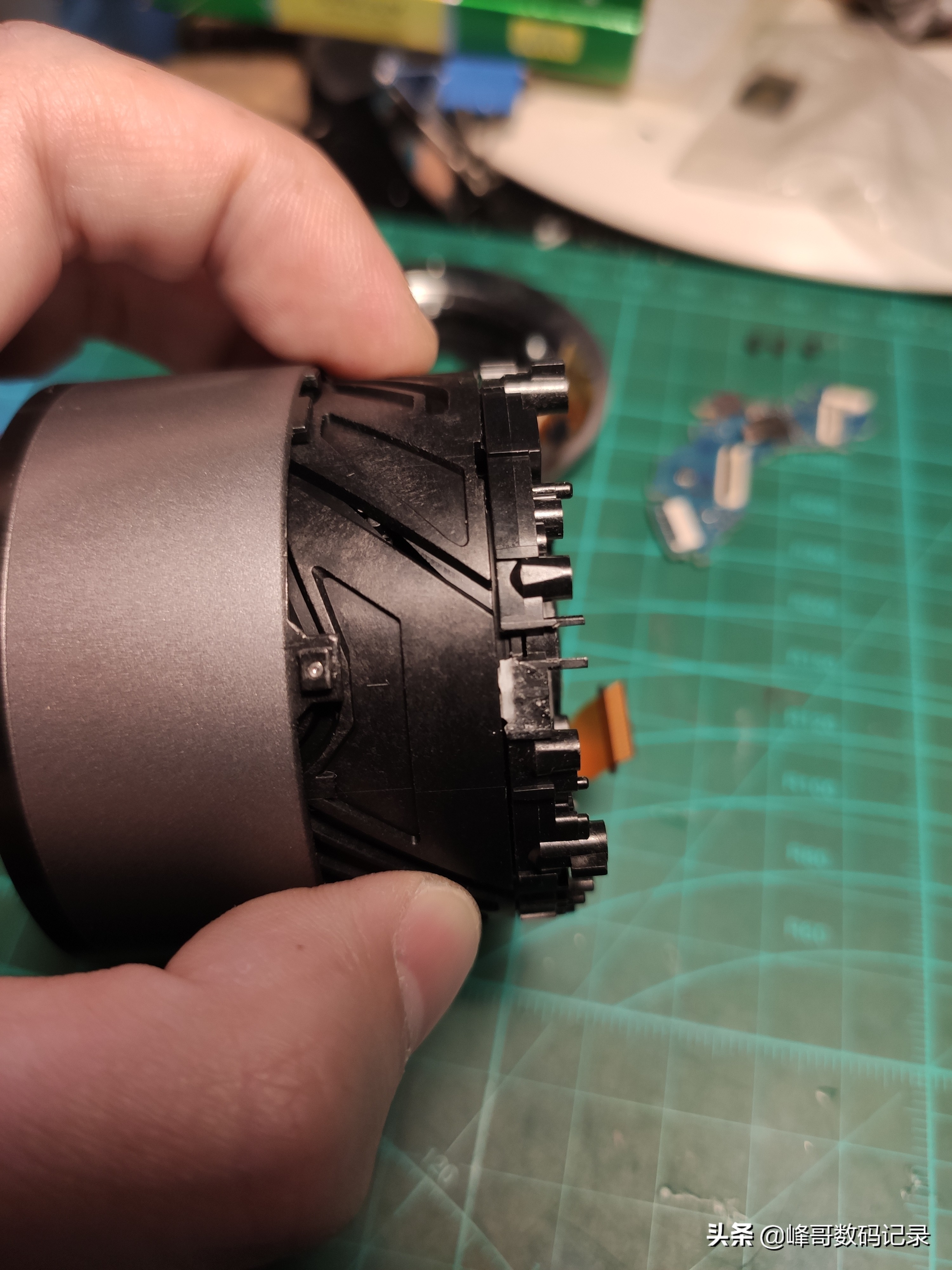 索尼16-50镜头前镜片拆卸,sony16-50镜头拆解图片