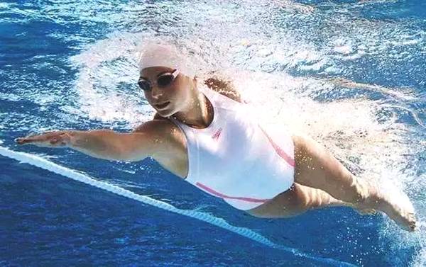 膝盖扭伤不能下蹲怎么办,膝盖受伤不能动怎么减肥