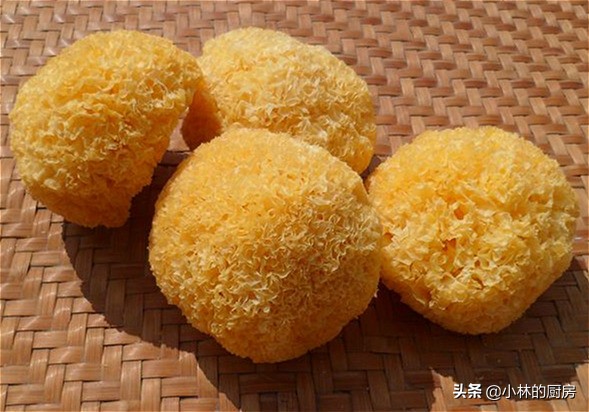 怎么煮银耳汤才粘稠又不用煮很久,怎样煮银耳汤才会出胶呢