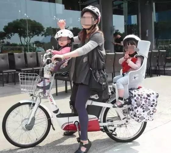 小孩脚被车轮夹破了怎么办,小孩不小心把脚卷入轮胎里