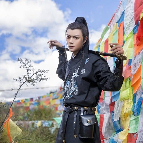 为什么男生穿汉服的这么少,为什么穿汉服的人这么多