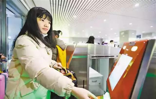 春运首日重庆铁路全站发送旅客超14万人次