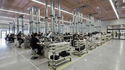 中国第一个帮耐克鞋代工的企业,一年收入4亿的鞋子