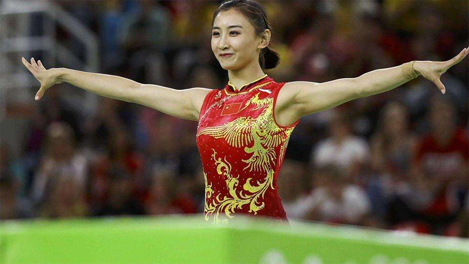 何雯娜年轻时照,何雯娜豪门生活照