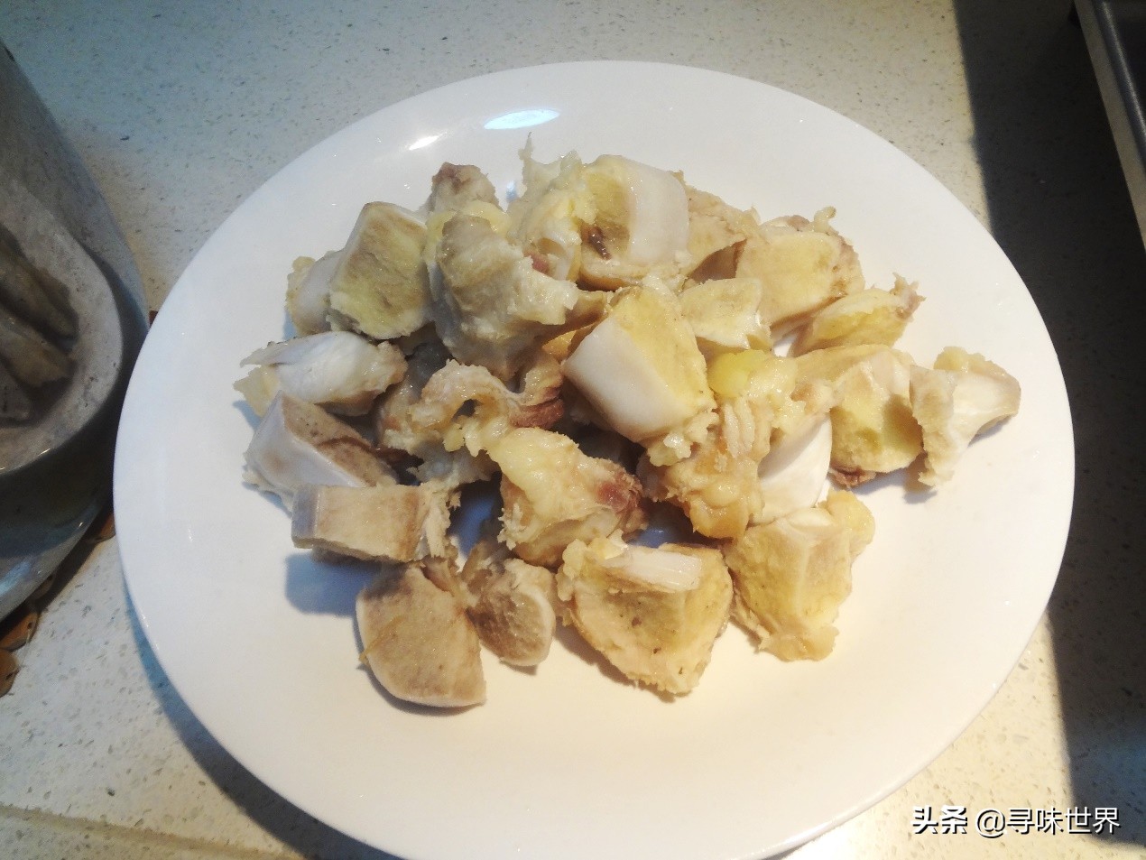 正宗牛骨汤的熬制配方商用,熬制牛骨汤最香的方法