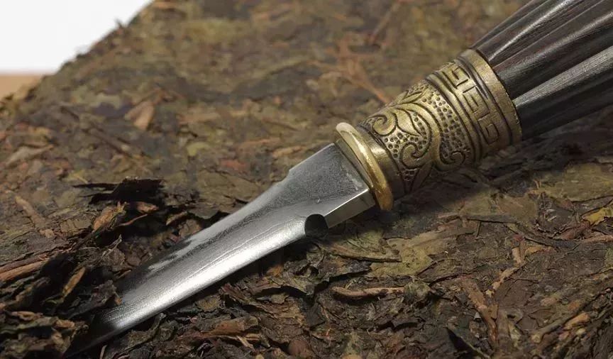 七子饼茶的历史背景,中茶牌七子茶饼铁饼