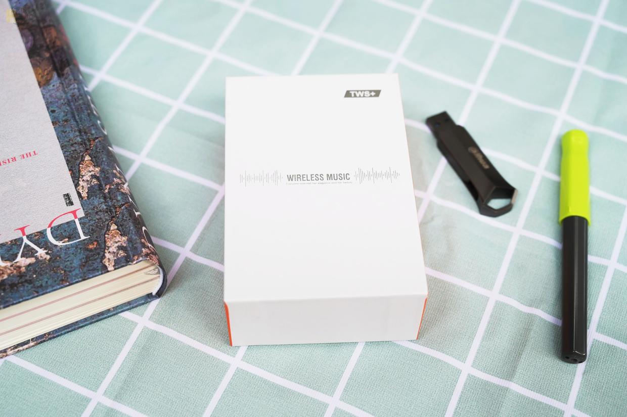 入门轻便的微单,入门真无线半入耳