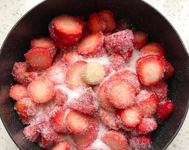 纯天然不含添加剂草莓酱制作,草莓酱纯手工无添加