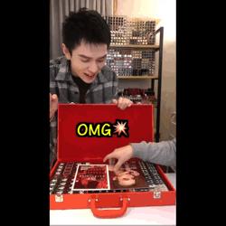 侠客岛:双11,看!那个抹口红的男人