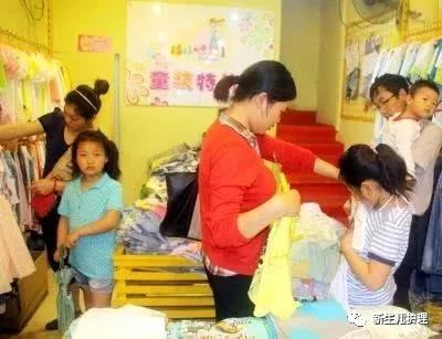 孩子衣服要不要买大一码,给孩子买大一码衣服的好处与坏处