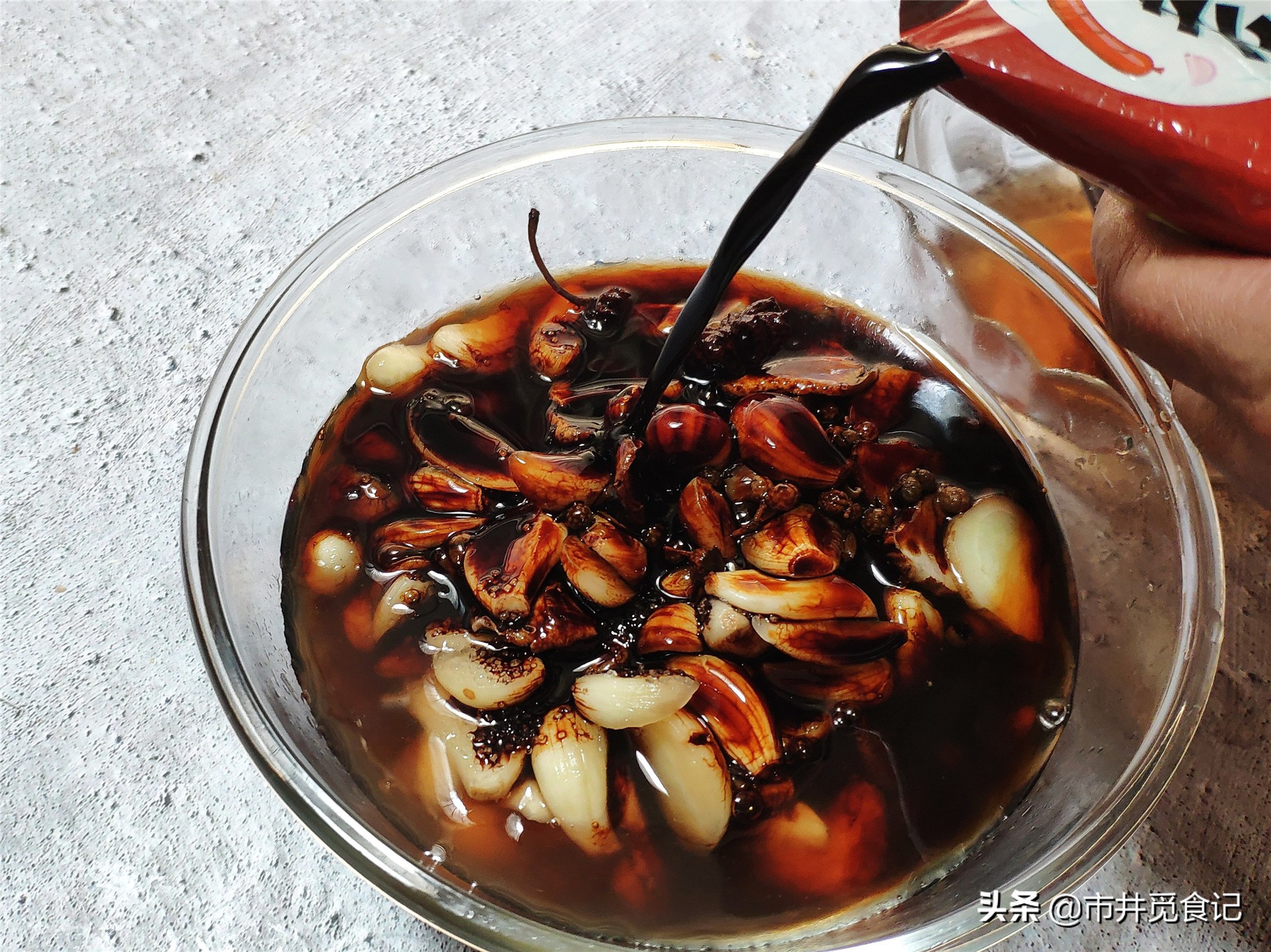 夏妈腌糖蒜的正确做法,妈妈腌制多年酱菜的方法