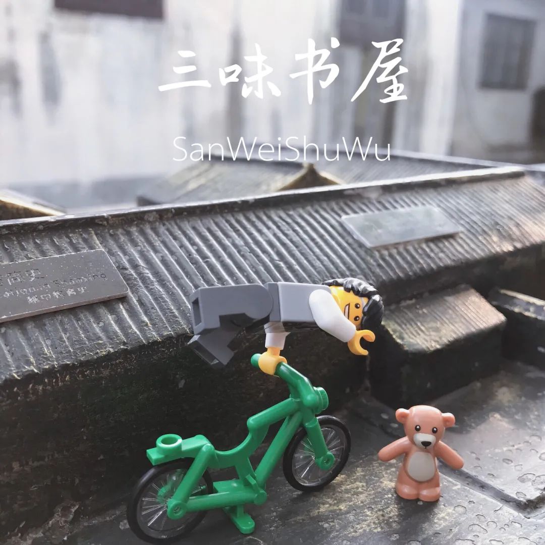 你见过每天玩乐高®积木还能赚钱的梦幻工作吗？