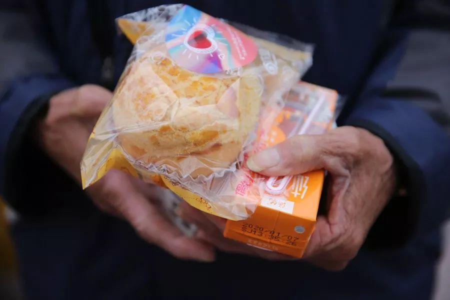 在宁波街头，我被暖到了