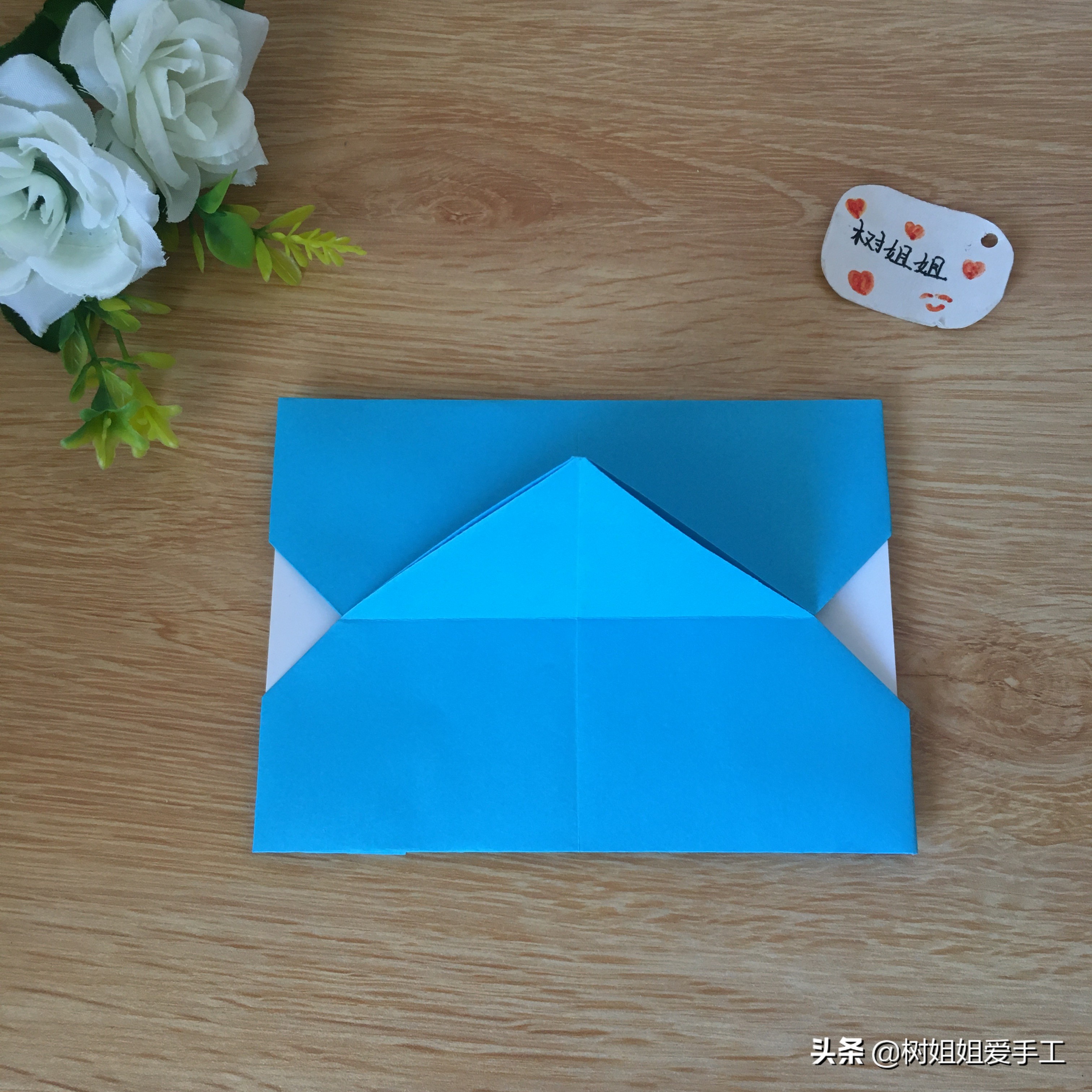 如何用正方形彩纸折相框,折纸折出来的东西可以当相框