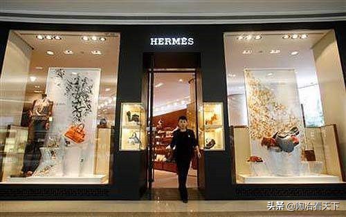 七夕给女朋友买礼物被柜姐怼了怎么做？网友：网购，让她后悔