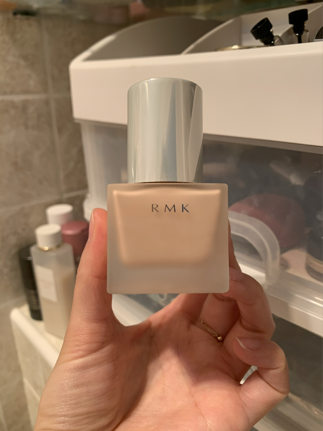 嘉娜宝贵妇粉底霜ocb,嘉娜宝粉底液哪个好用