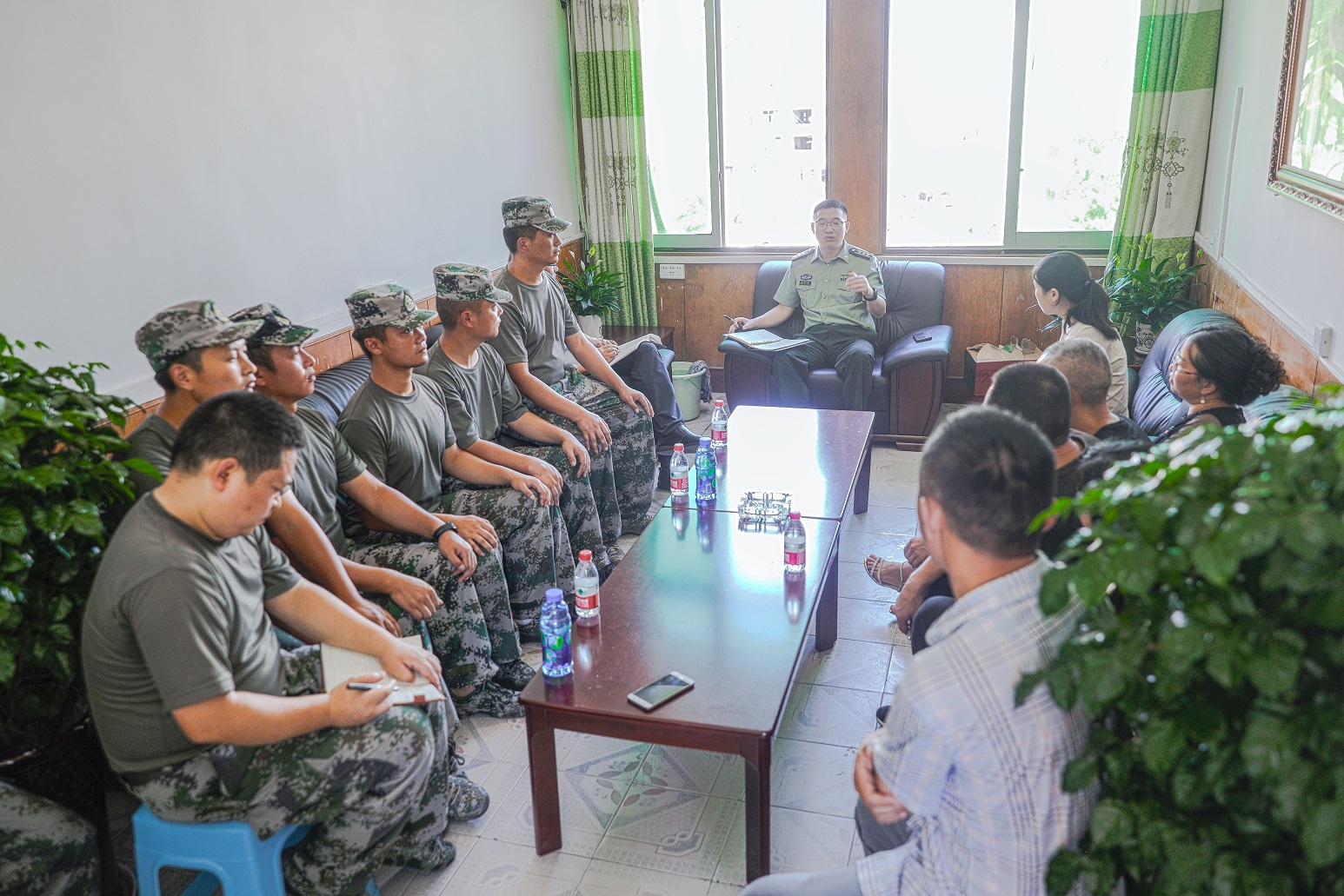 以国防教育的名义开展军训,国防教育和军训融入学校工作全局