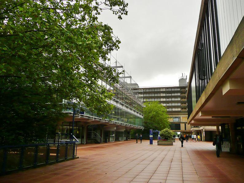 今天我们聊下巴斯大学怎么样，以及英国留学一年的红利问题