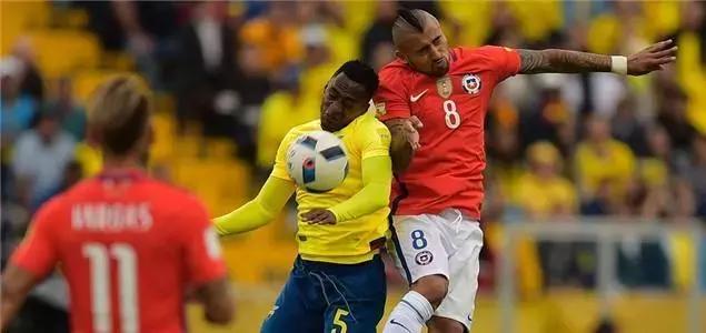 背着氧气罐踢足球,带着氧气瓶踢球