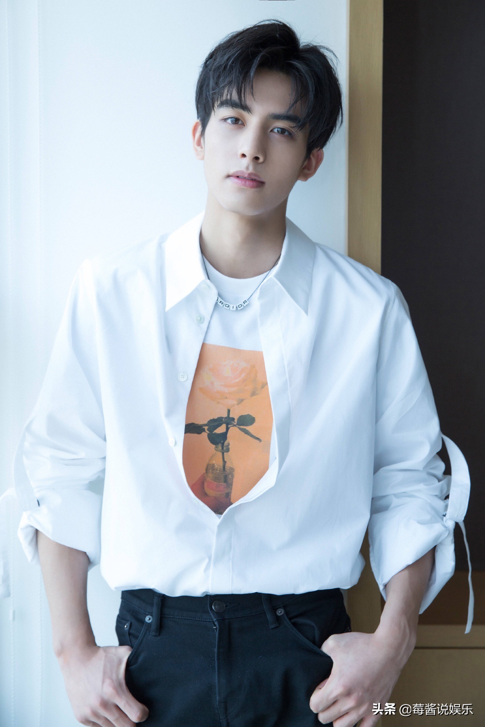 林允代言ck的视频,林允ck代言图