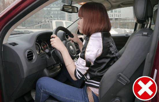 科目二如何避免压线,科目二老压线怎么办