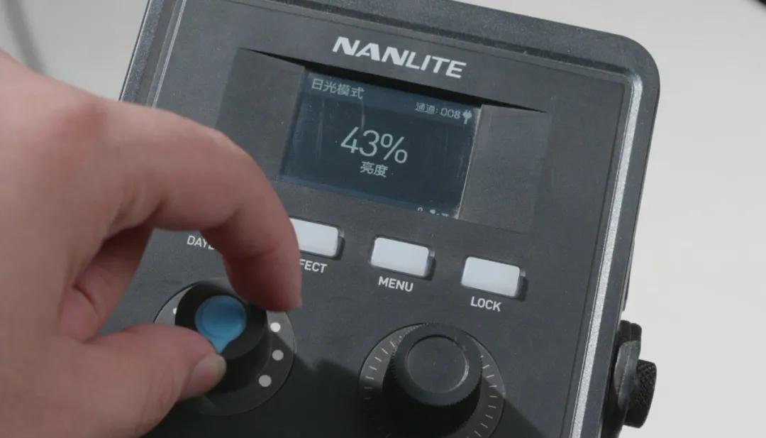 钨丝灯镝灯led灯的区别,钨丝影视灯和led影视灯区别