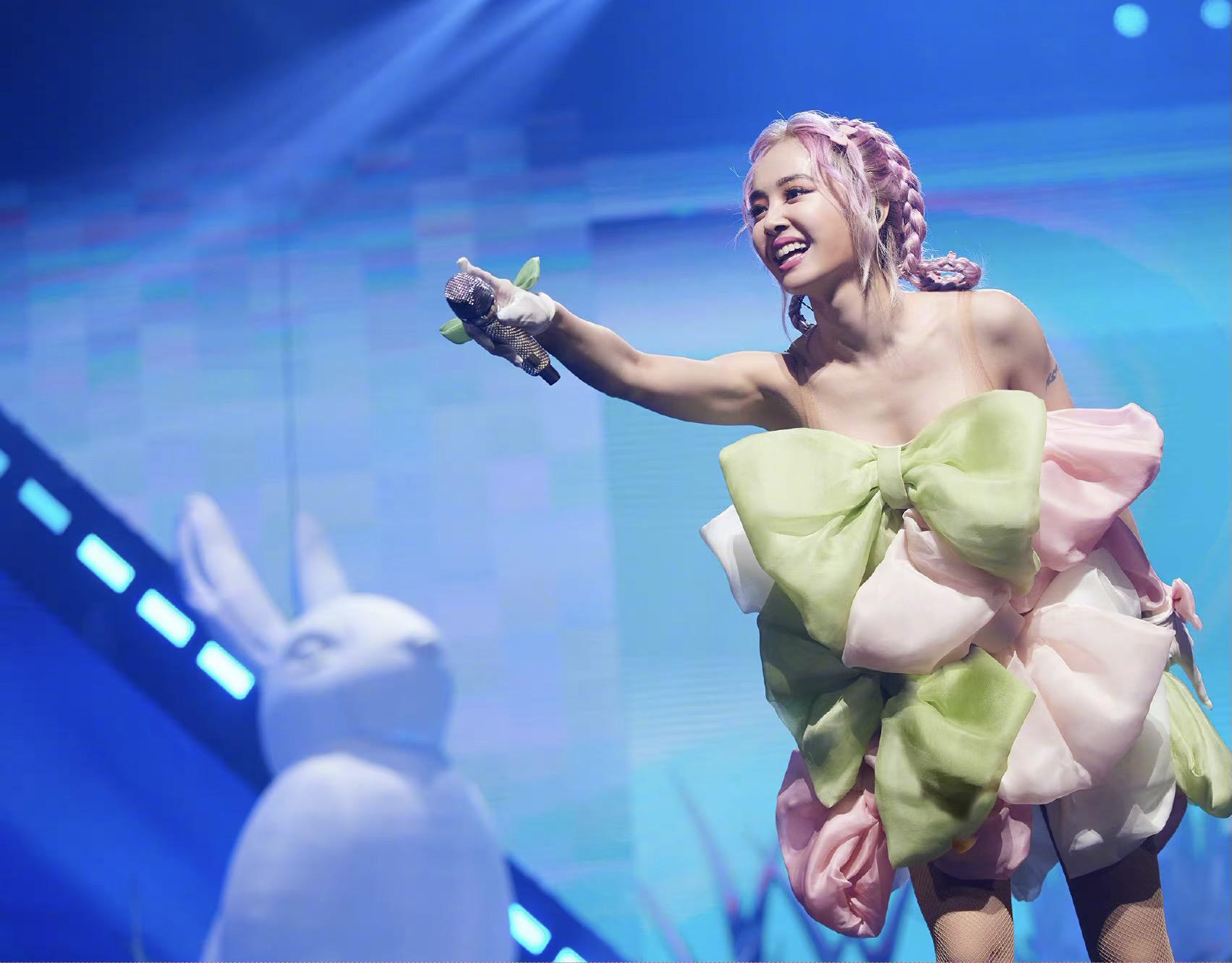 蔡依林穿高跟鞋的秘诀,40岁天后蔡依林依然充满魅力