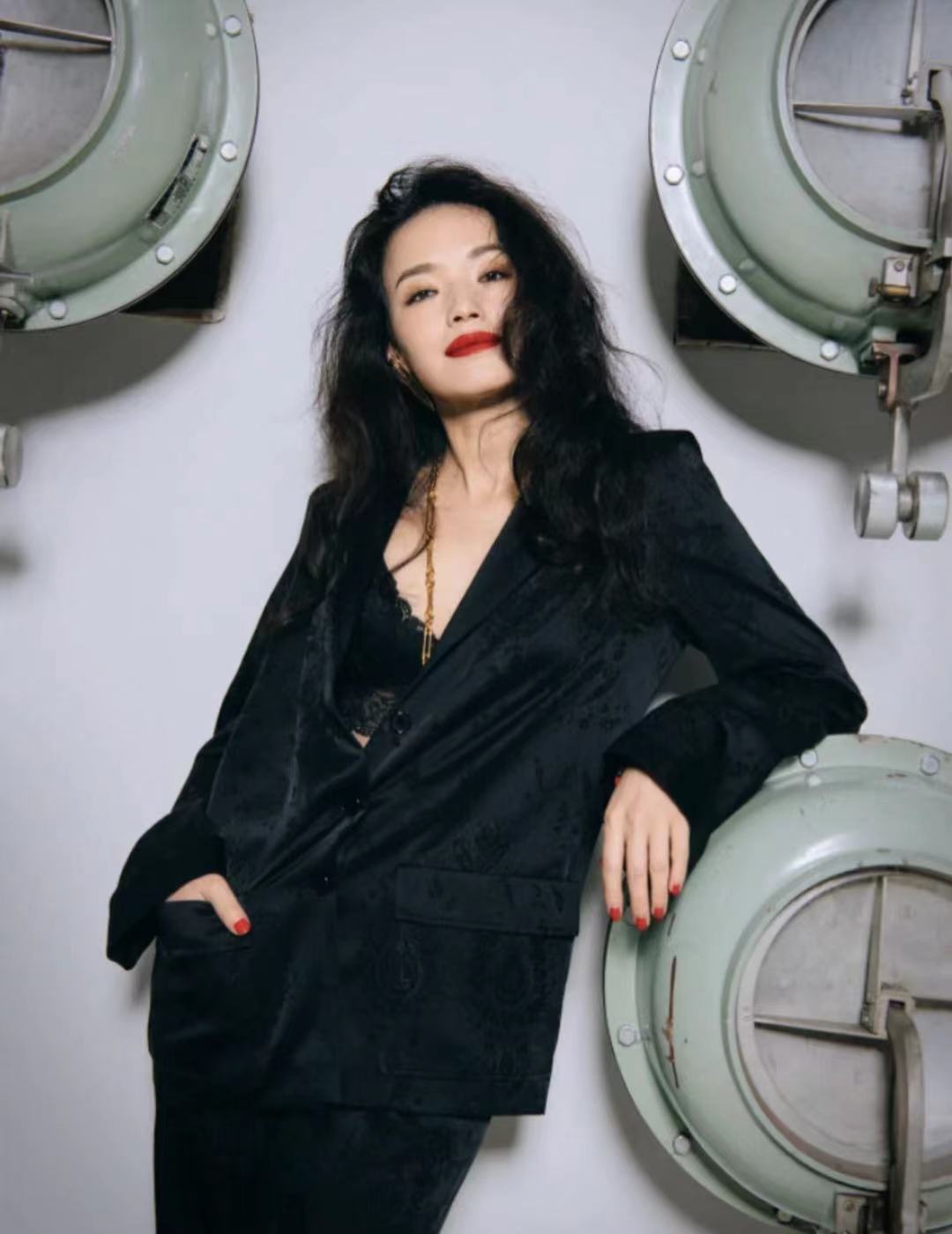 方脸女生如何打扮显脸小,短方脸女生适合什么风格