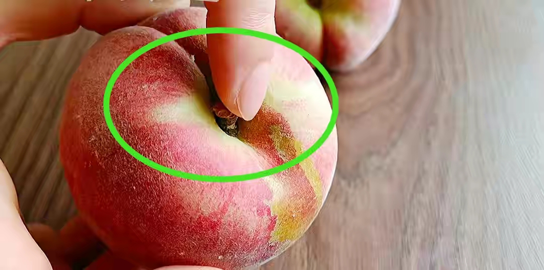 桃子甜不甜尝了才知道,桃子怎么挑才是最甜的桃