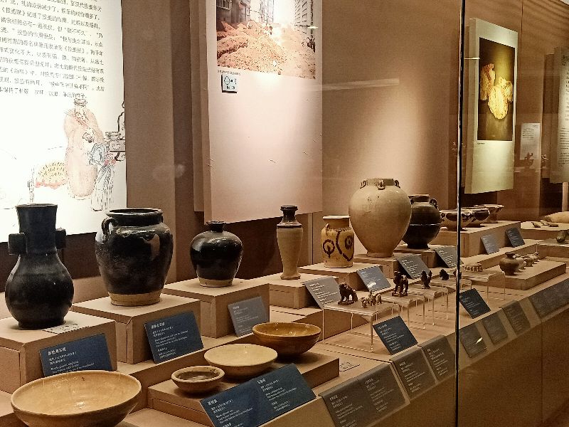 跟我到大唐西市，去看唐代长安城最繁华的商贸中心