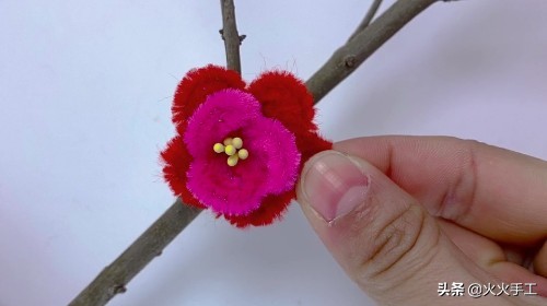 春天来啦手工创意扭扭棒,手工红梅花制作