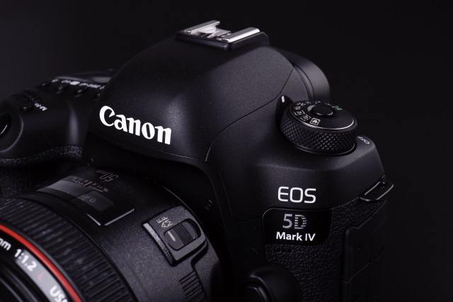 佳能m200和佳能5d4哪个更值得买,2020年佳能5d4还值得入手吗